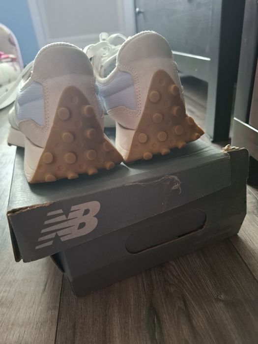 Апрески  Lasocki и маратонки New Balance 327