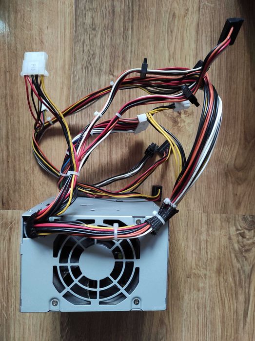 Марково Захранване от / за DELL