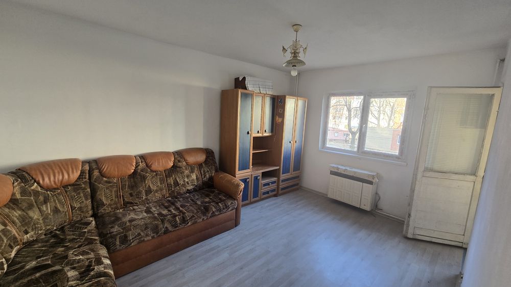 PROPRIETAR | Vând Garsonieră Reșița, Micro 4, Etaj 2 – Zonă în modernizare