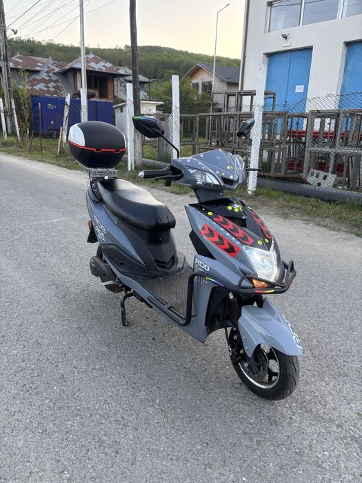 Vand scuter electric