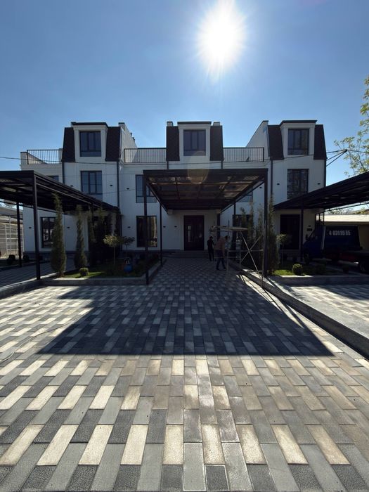 Продаются ТАУНХАУСЫ ! Уста Ширин  Ориентир: ТЦ Малика