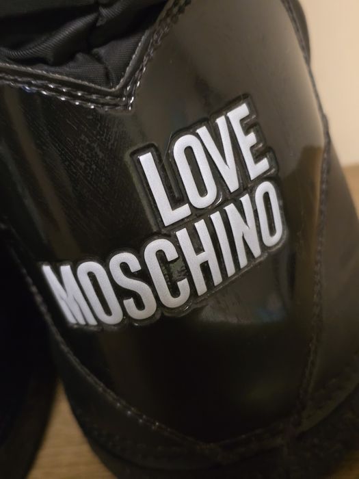 Love Moschino оригинални дамски апрески
