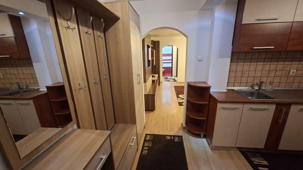 Închiriez ap.2 camere  Împ.Traian