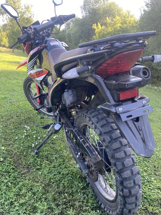 Продам мотоцикл эндуро 250