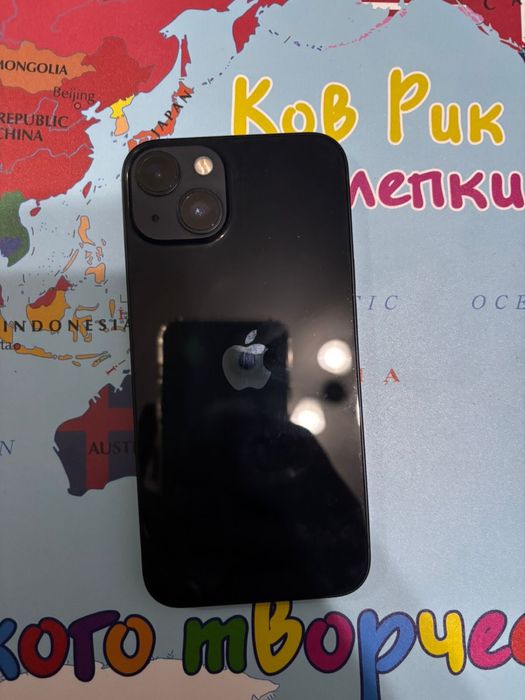 Продам Айфон 13
