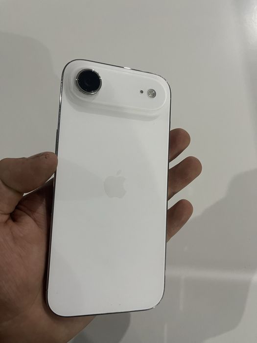 Iphone Air  Oq rangda xolati ideal
