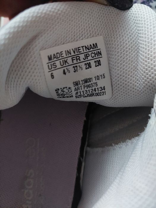 Маратонки адидас