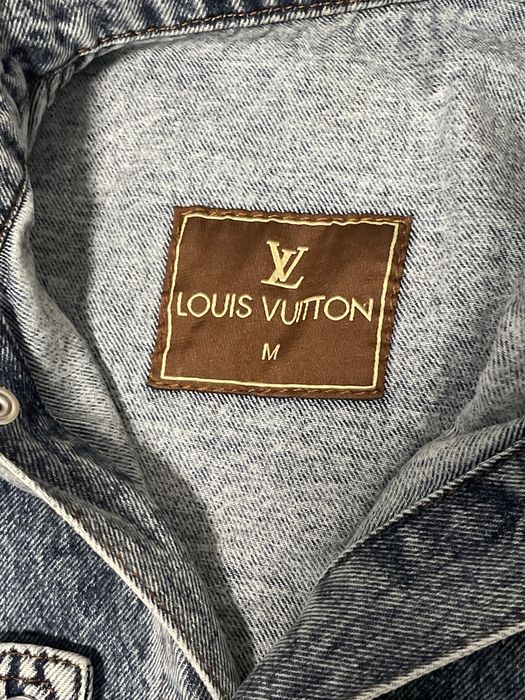 se vinde compleu luis viton foarte greu de gasit