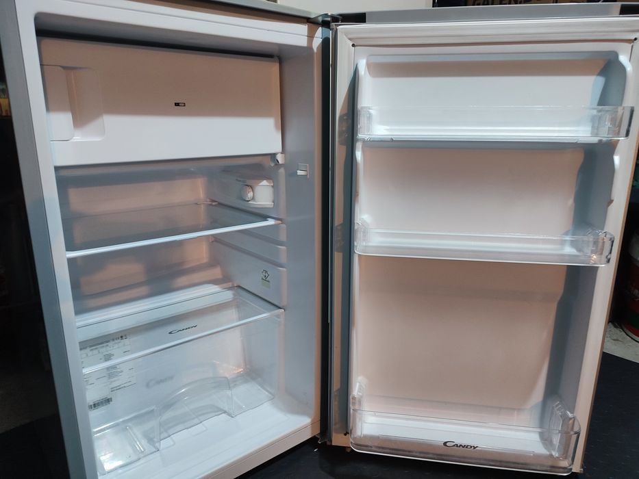 Малък хладилник Candy