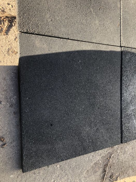 Резиновые плитка 50/50.