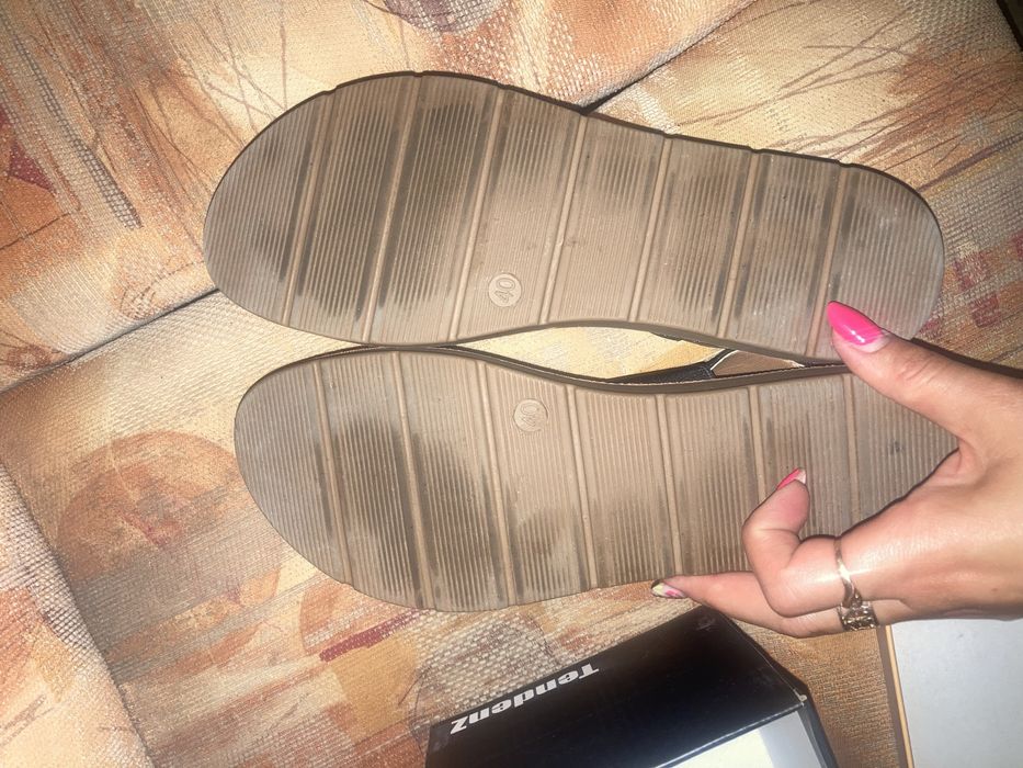 Продавам дамски сандали Tendenz 40 номер