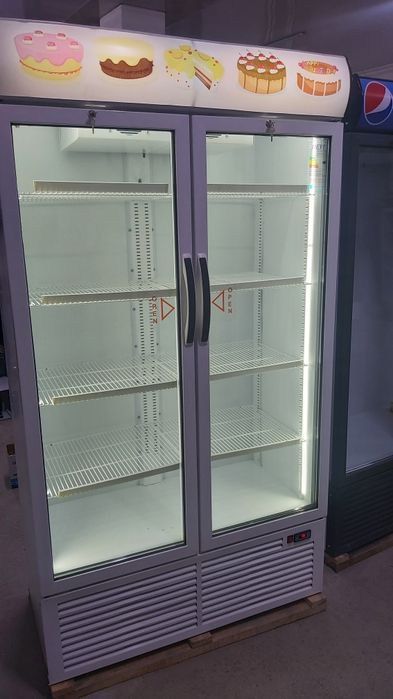 Новые DEVI HS930 витринные холодильники.