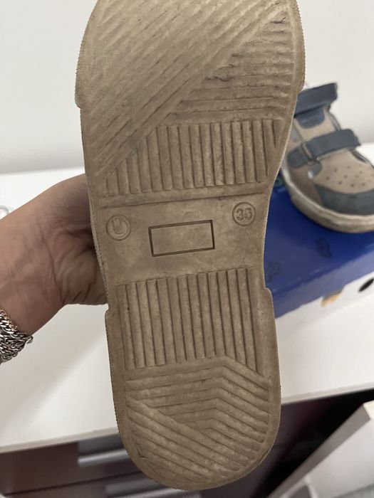 Сандали, кросовки