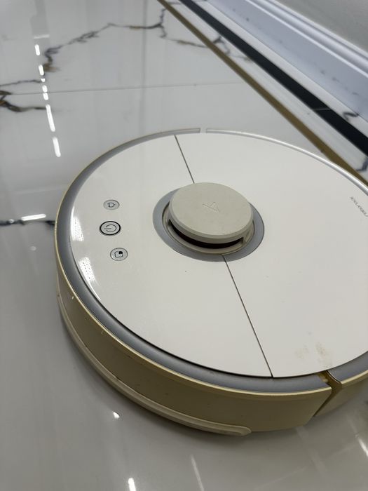 Робот пылесос Roborock