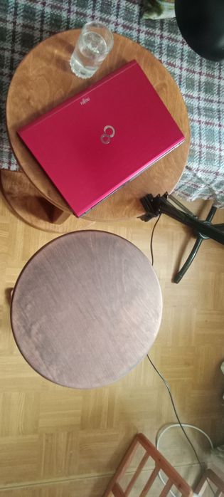 Столик для ноутбука