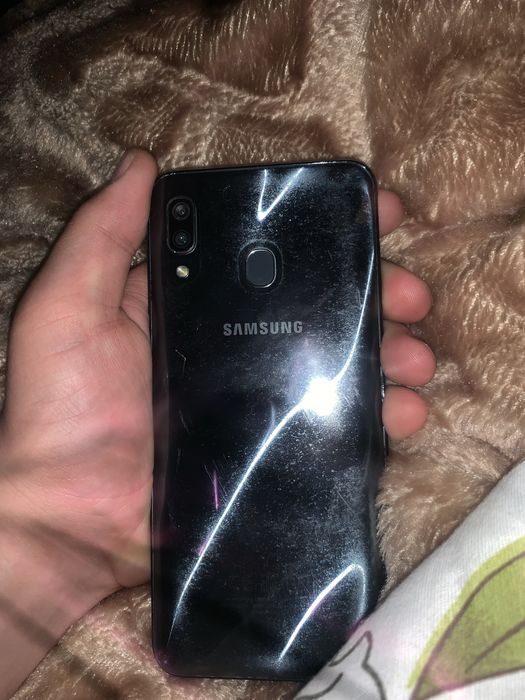 Самсунг а30  32 гб