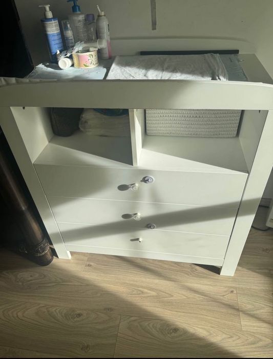 Детско легло, матрак и повивалник