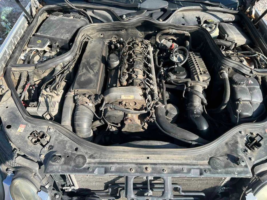 Mercedes E270 CDI W211 2002 На Части