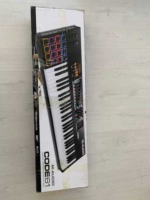 M-AUDIO CODE 61 Midi клавиатура