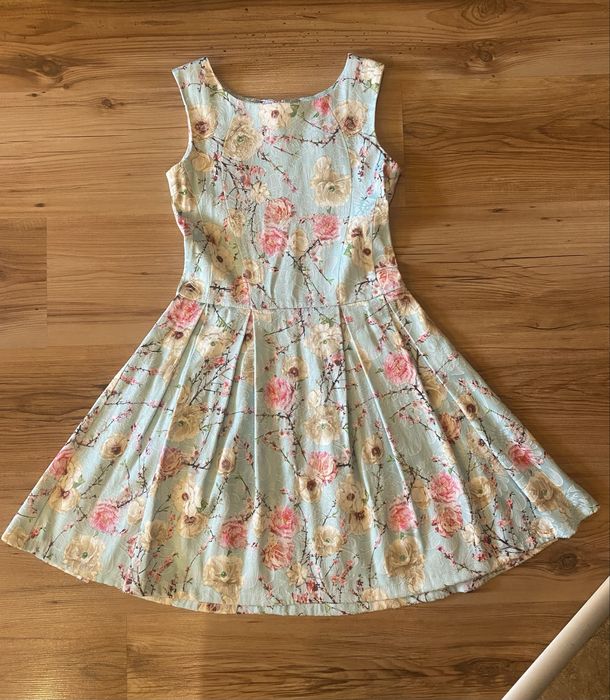 Лот от две страхотни нови рокли -140-152.