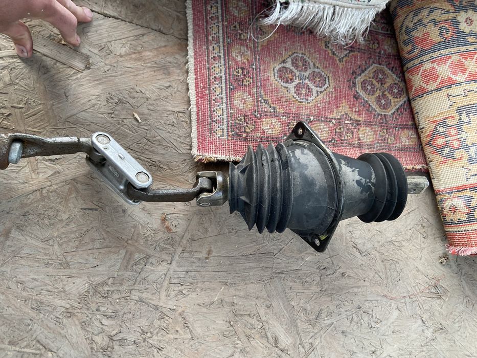 Вал от W211 mercedes benz