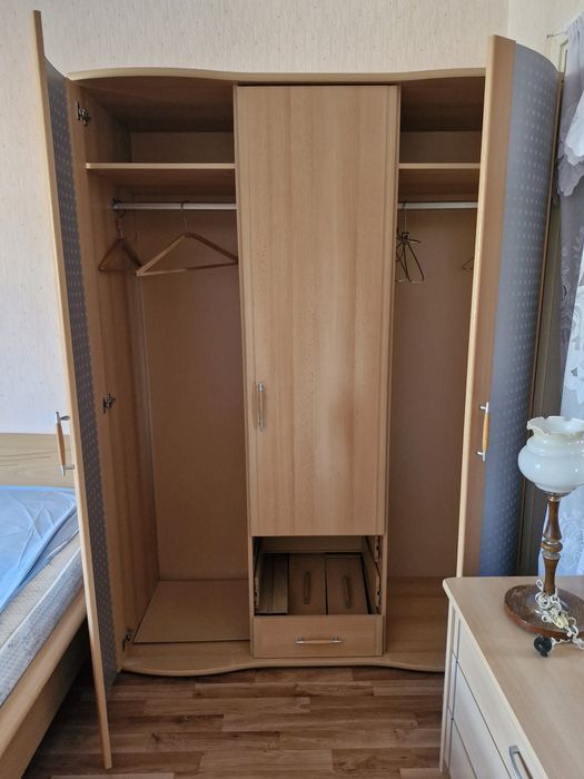 Продаётся спальный гарнитур б/у