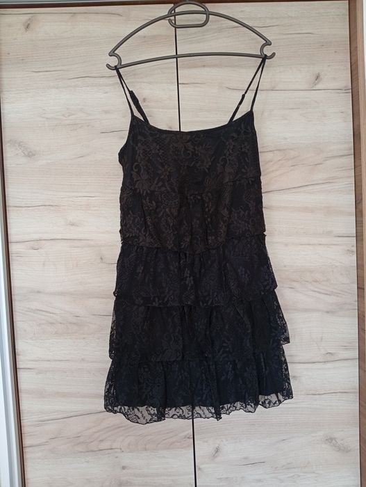 Продавам дамски рокли  4 броя  40л в