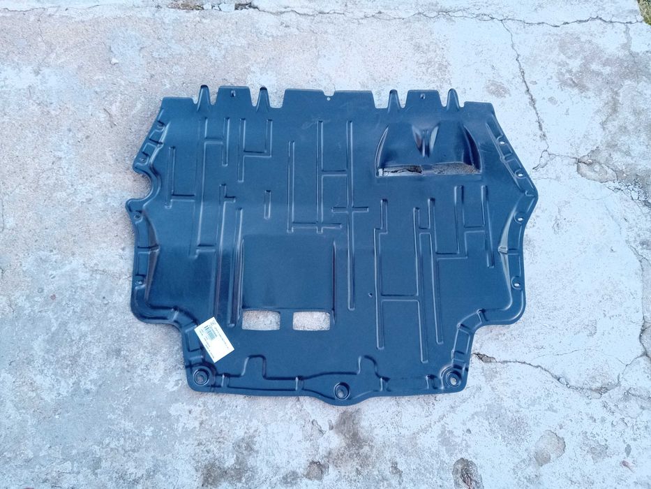 Кора под двигател VW Пасат Б7 НОВА