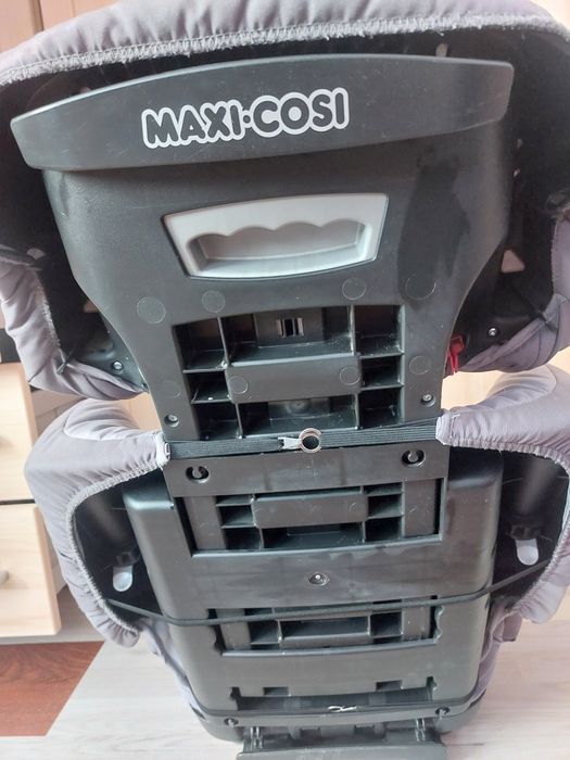 Столче за кола maxi cosi