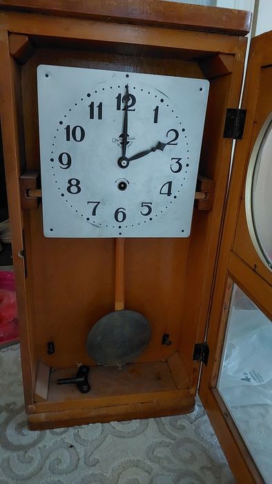 Часы 40-50х годов Свердловский часавой завод. СССР