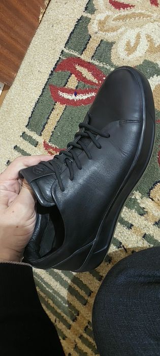 Два ECCO крассовки 150 тисяч. Натуралный кожа