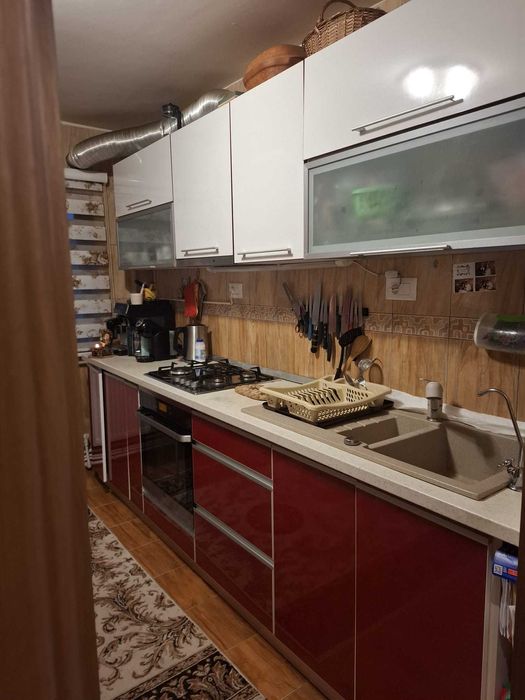Apartament 3 cam -Roman zona spitalul vechi | Etaj 3 | Mobilat | Garaj