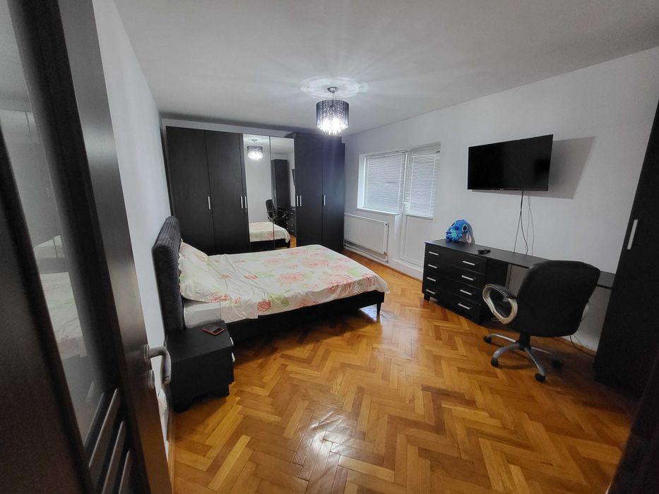Ofer spre inchiriere apartament cu 2 camere, decomandat, 340€, Girocului