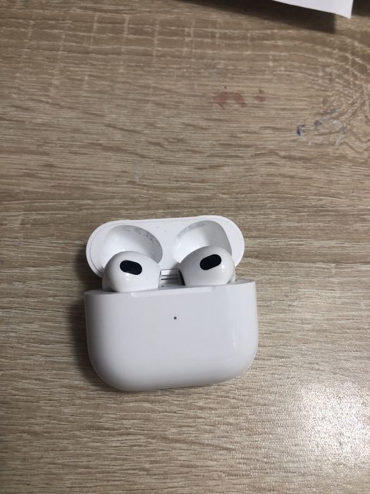 Эйрподс 3 сатылады 50 мың 2 ай болды полный док бар
