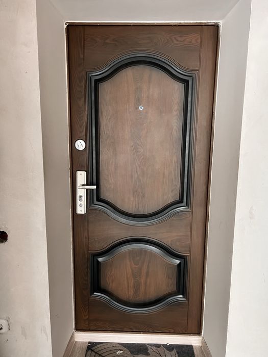 Продам дверь в отличном состоянии