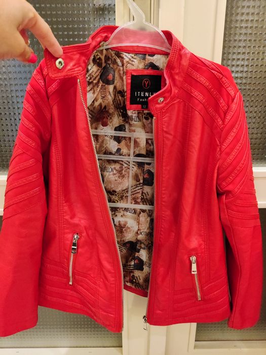 Дрехи за момиче на 9-10 Г.