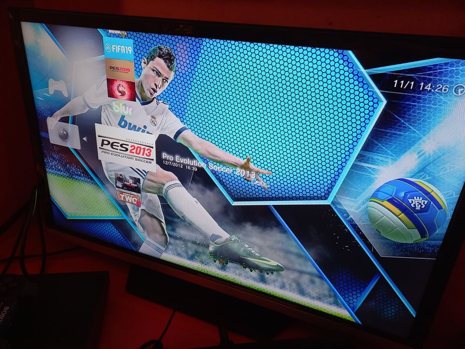 PS3 slim tiniq 320GB hotirasi o'yinlari bor 2 yangi djoystik bor