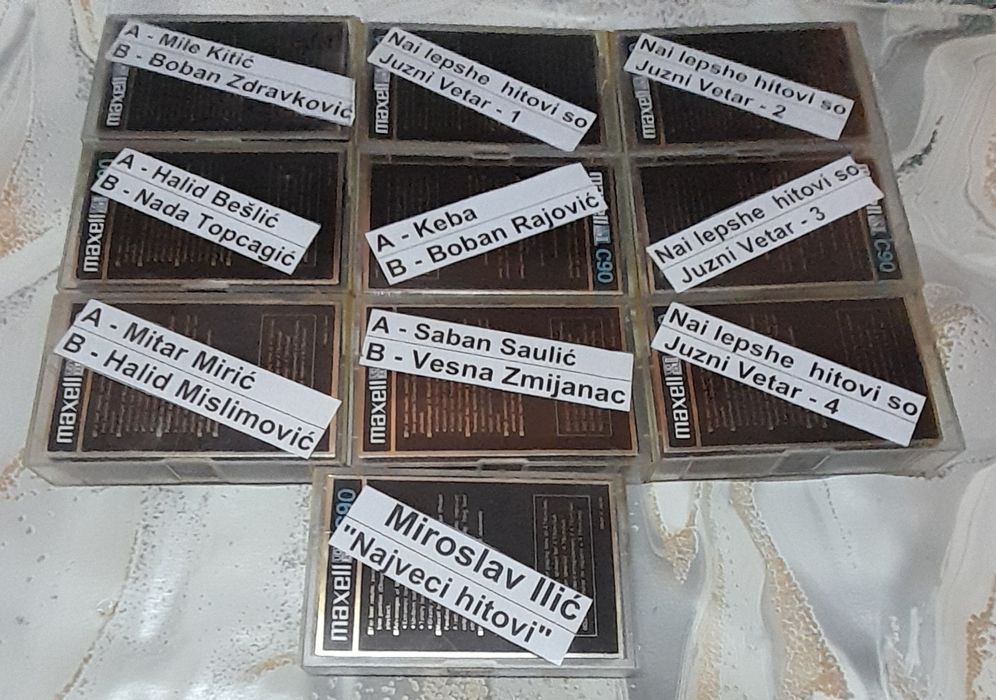 Аудио касети  MAXELL/ Gold/  със Сръбска музика