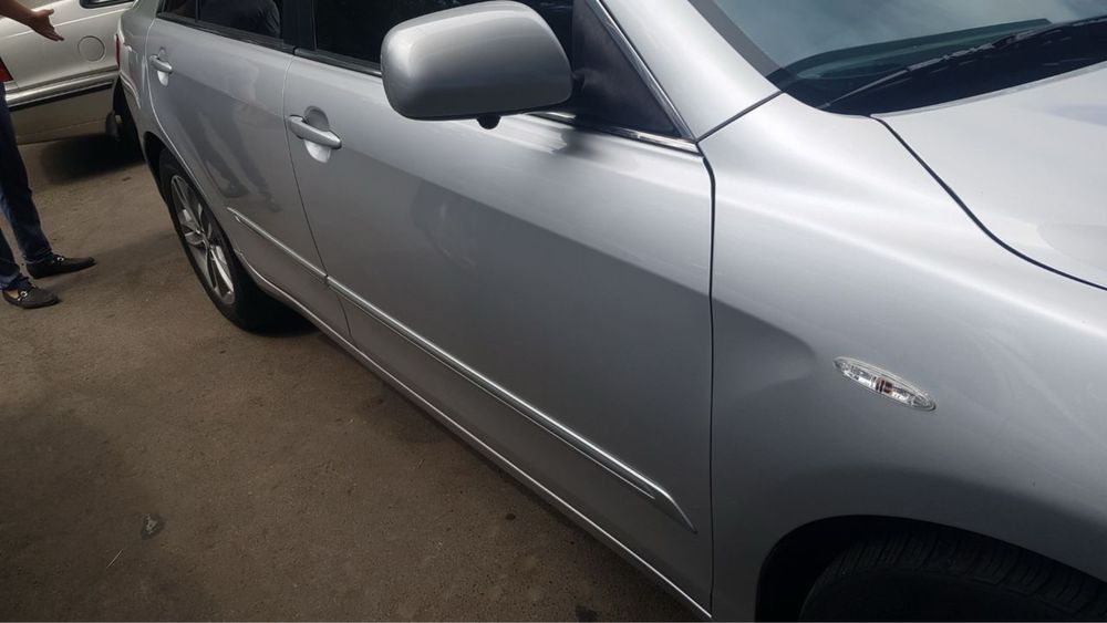 Toyota camry yili 2007 prapan gazlari bor