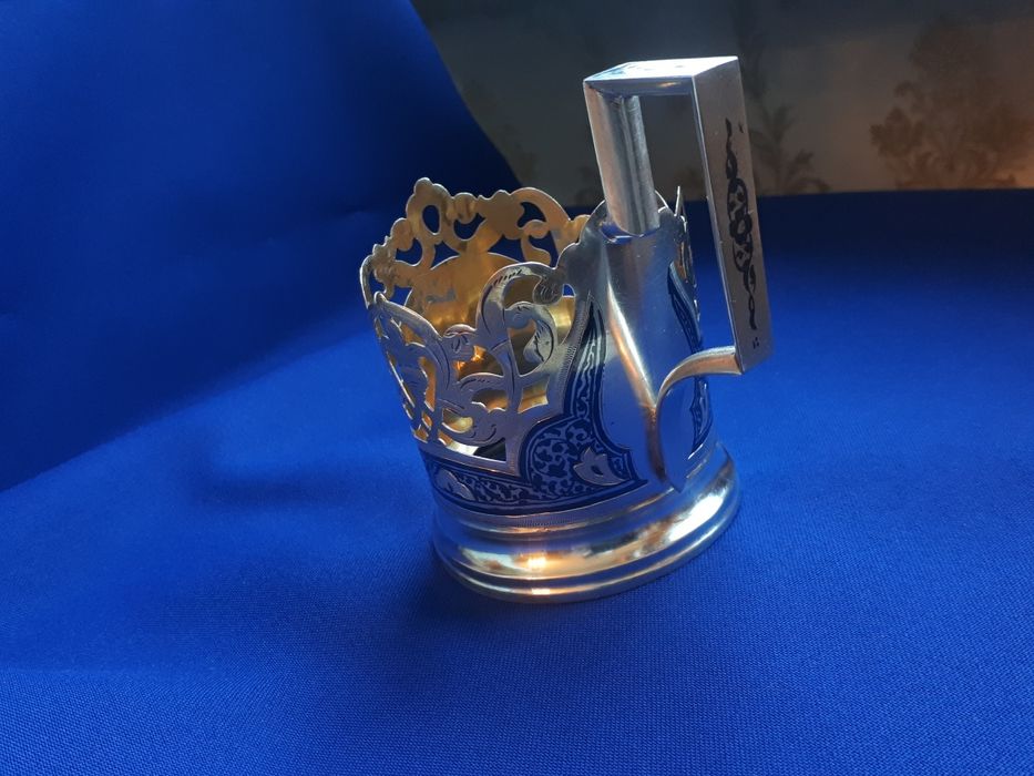 Серебряный подстаканник.