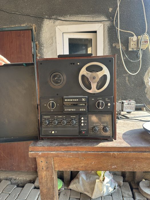 Ретро магнитафон СССР Юпитер 203