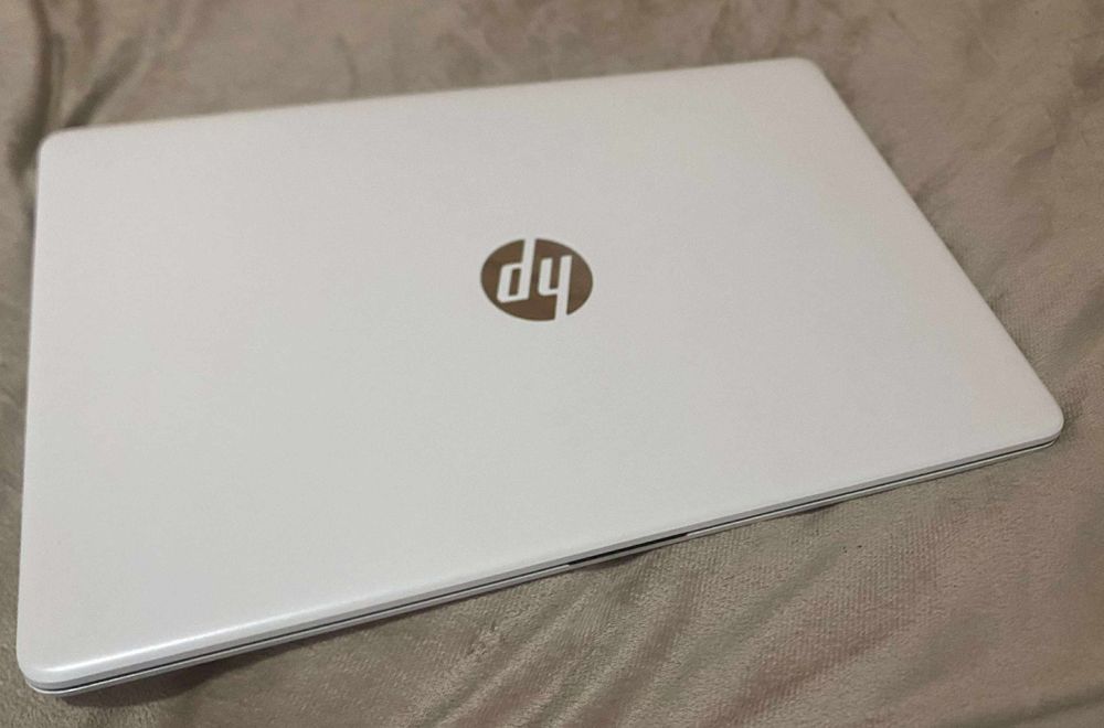 HP Laptop 415s-fq4xoo.1TB. i7 gen11