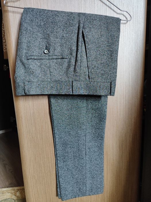 Продам новый костюм тройка