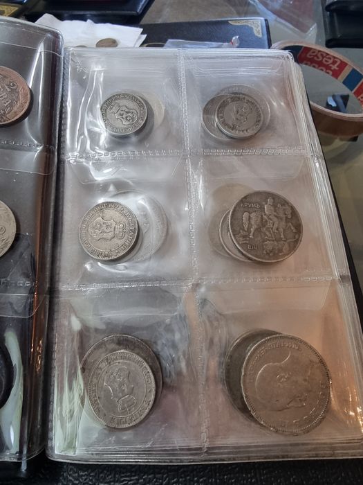 60 монети /25 Български 35 чужди +албум