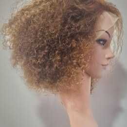 Къса естествена афро перука с обем - кафява с руси кичури | Lace Front 13x4