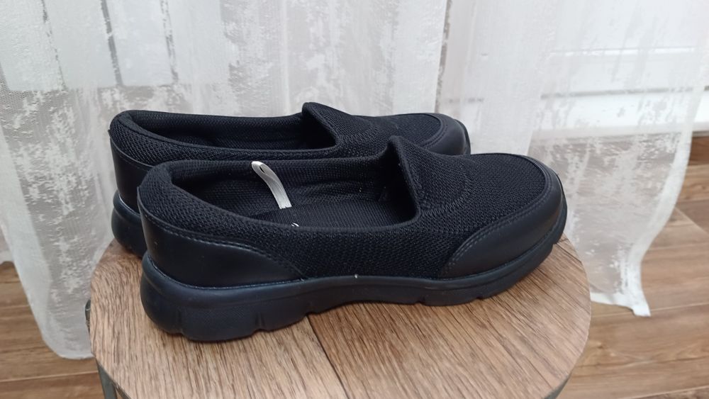 Женские спортивные слипоны