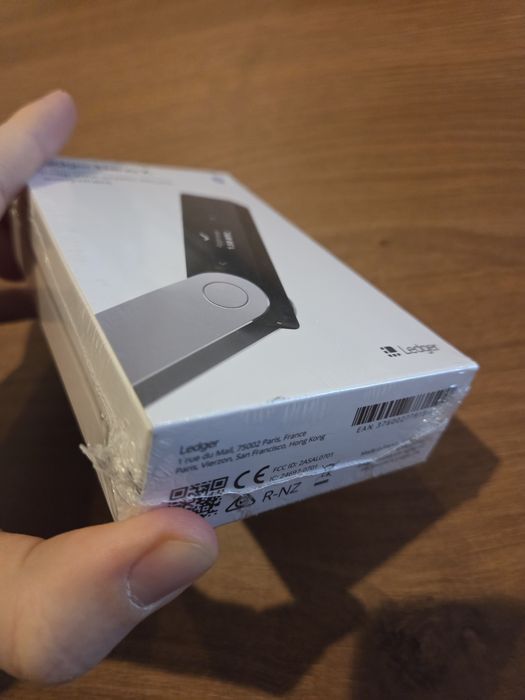 Ledger Nano X – nou, sigilat, nefolosit