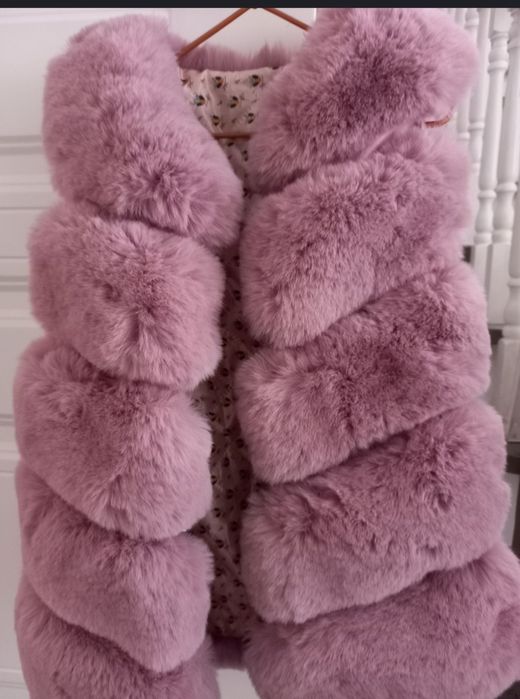 Продам желетку для девочеки