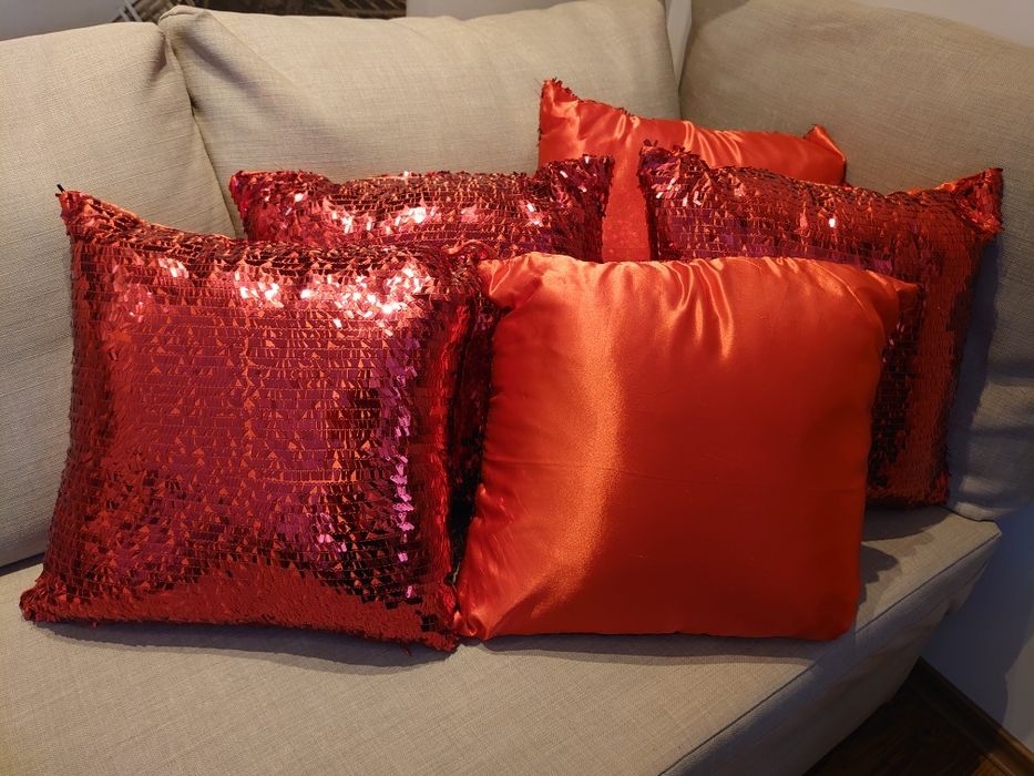 Декоративни възглавнички червени