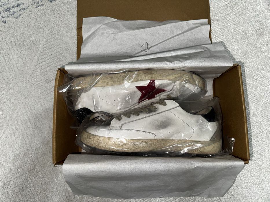Крассовки Golden Goose Superstar